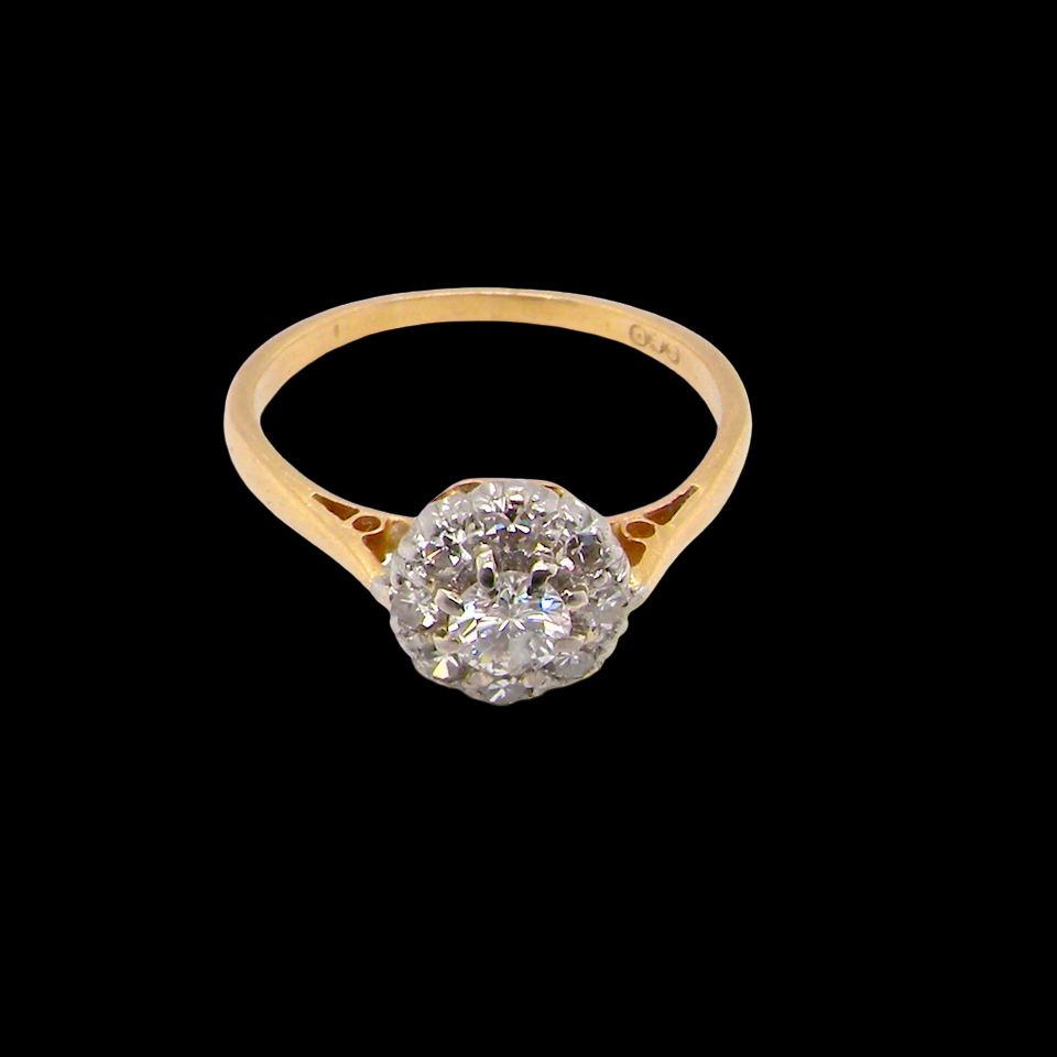 A Vintage Diamond Cluster Ring (c.1930–1940)