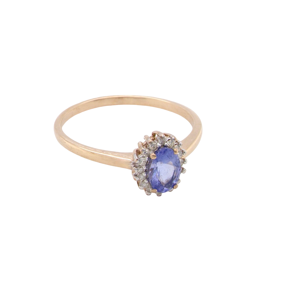 top pretty cluster ring that features an oval cut tanzanite gemstone,