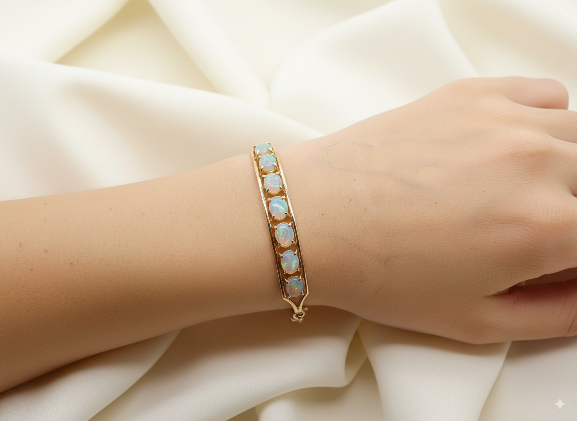 An pretty Opal Bracelet