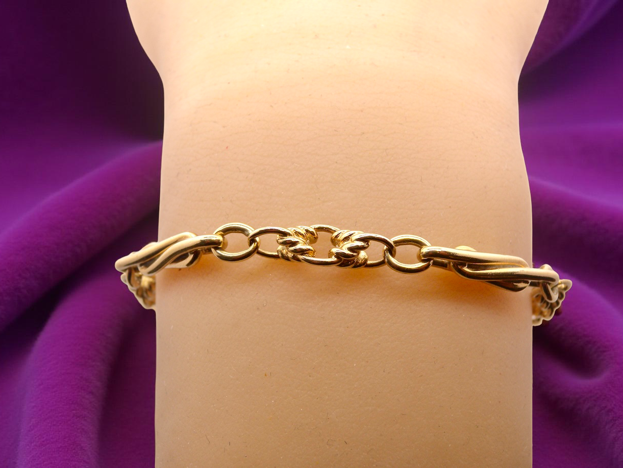 wrist A 9 carat bracelet taken from a watch Albert chain
