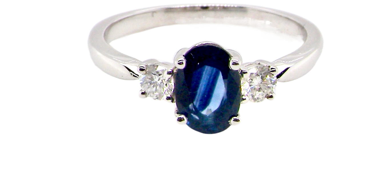 18ct white gold sapphire and diamond ring