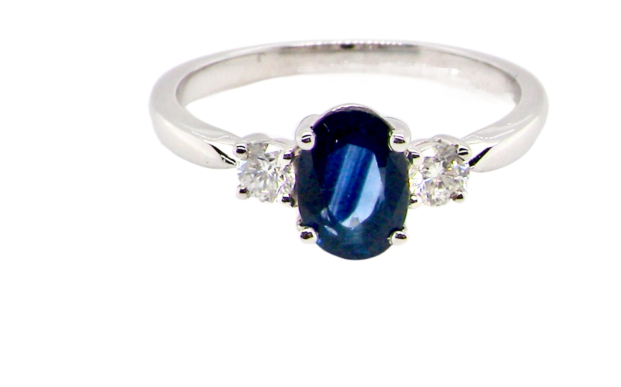 18ct white gold sapphire and diamond ring