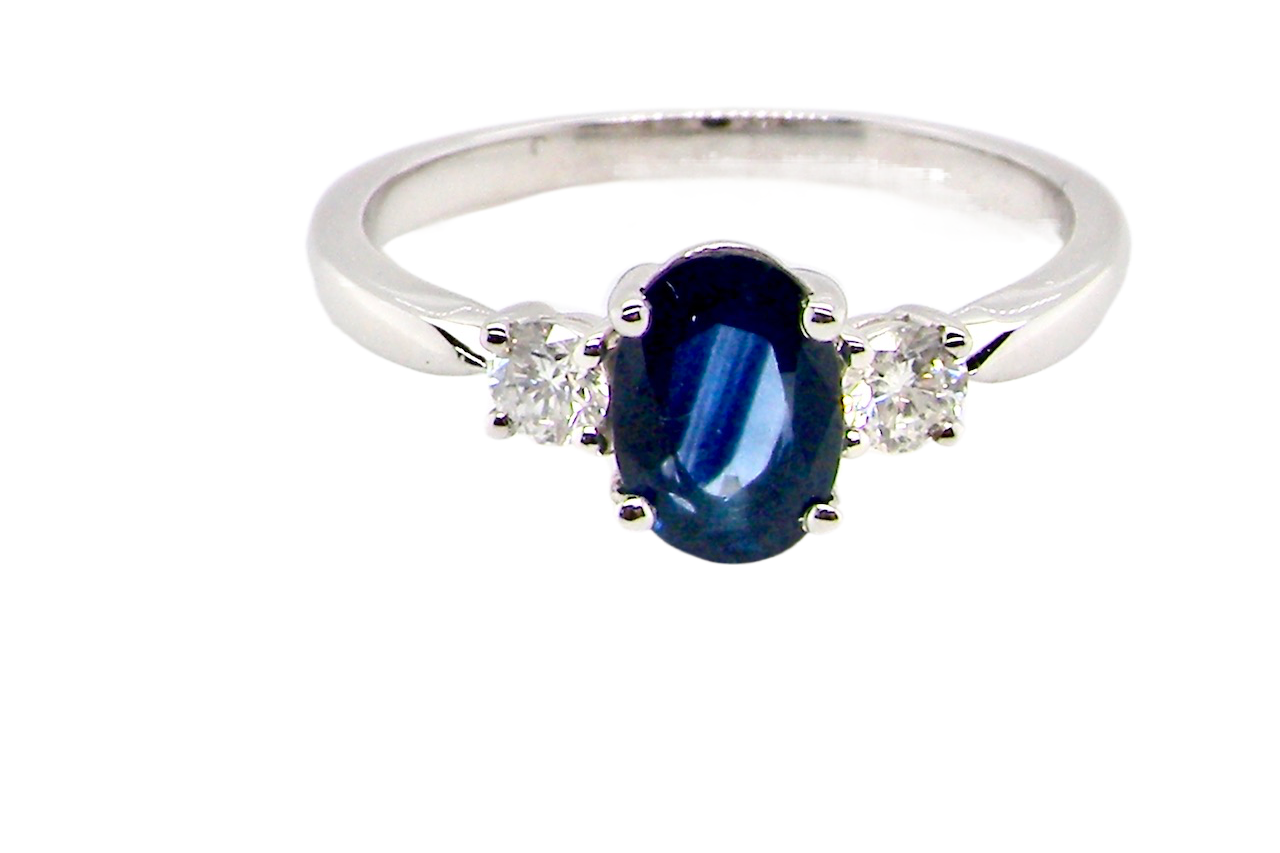 18ct white gold sapphire and diamond ring