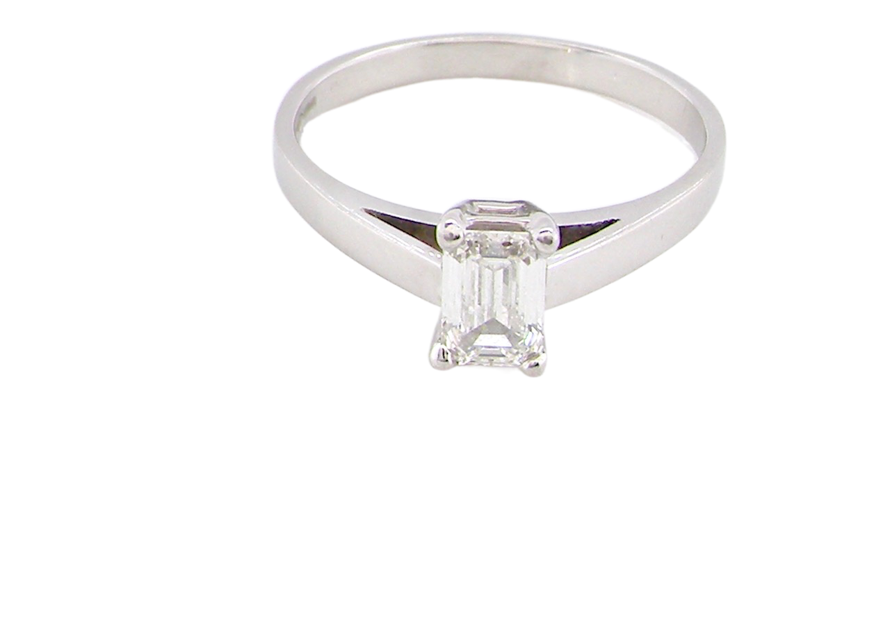 solitaire diamond ring