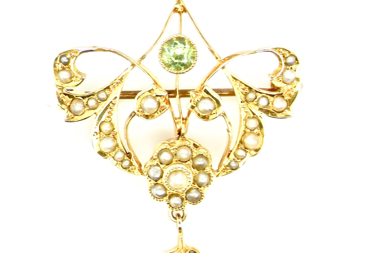 Vintage peridot pendant