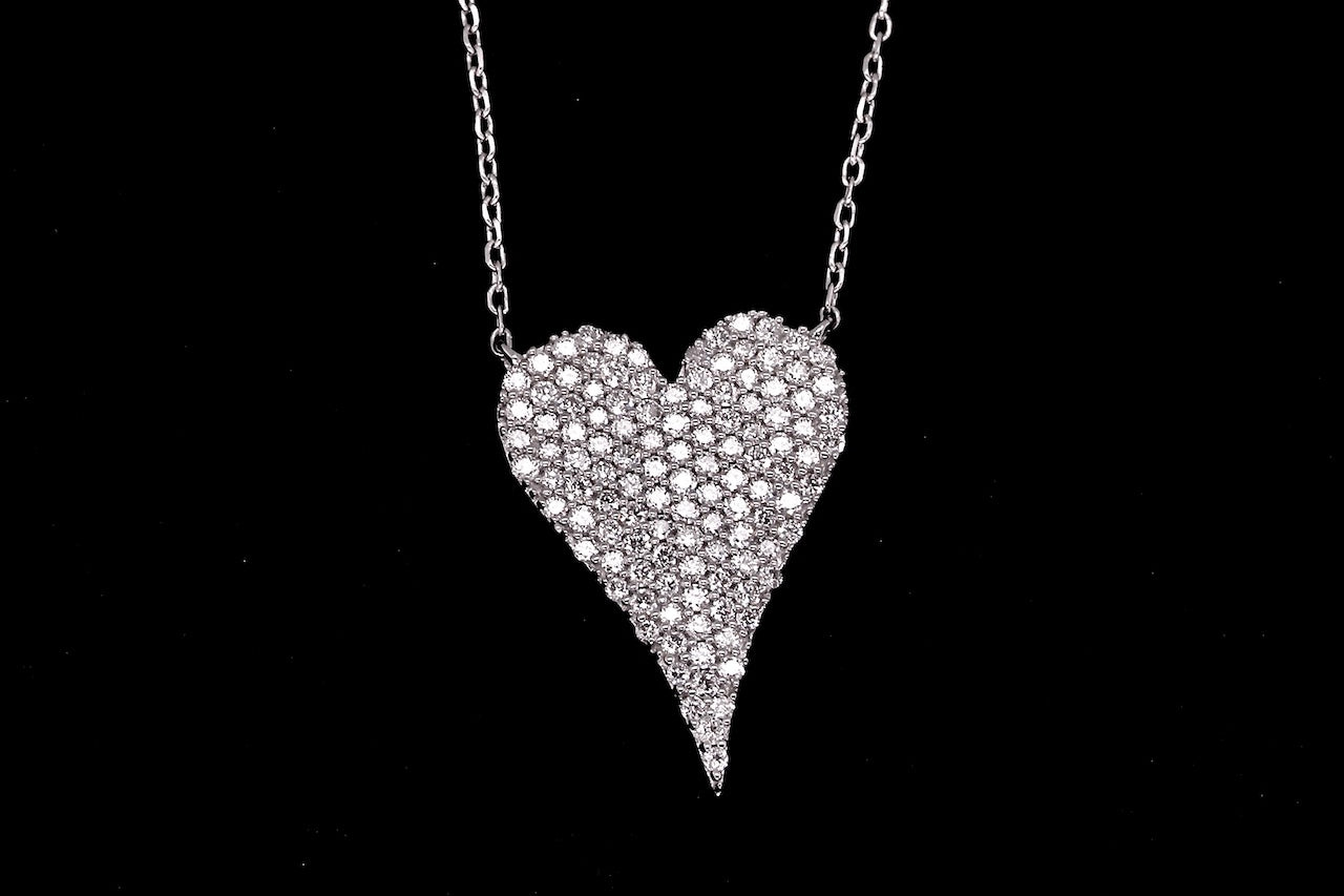 new 18 carat gold heart shaped pendant