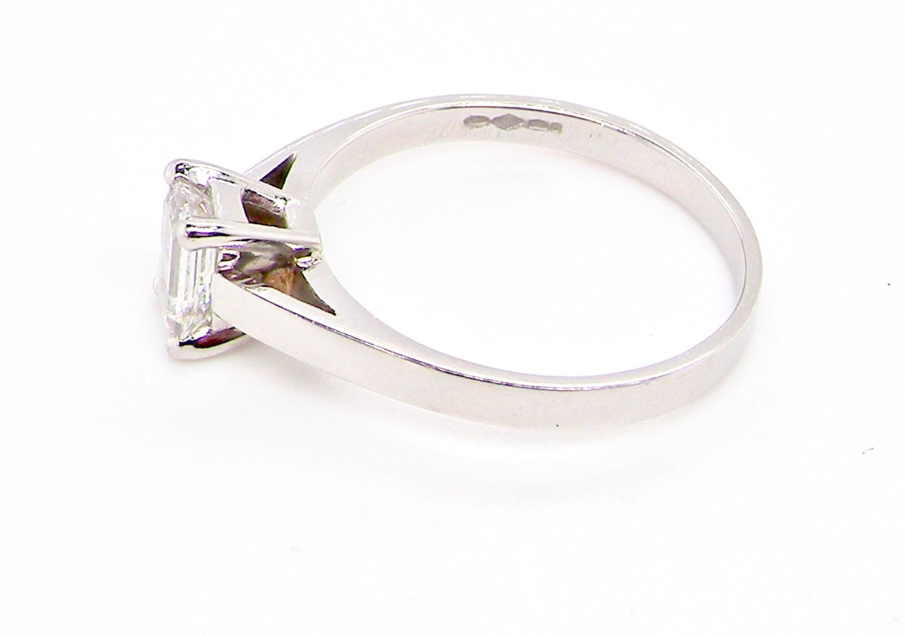solitaire diamond ring