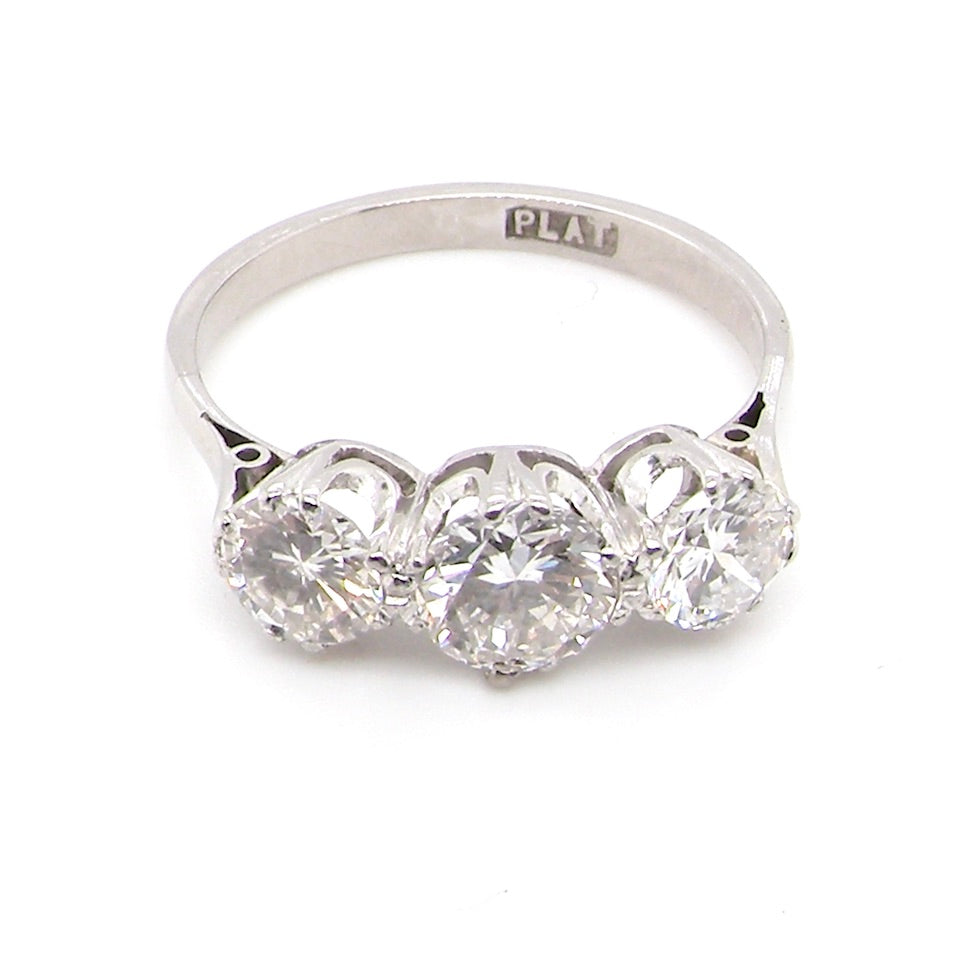 three stone diamond trilogy ring