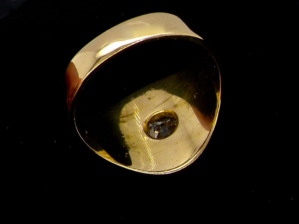 man's 18 carat gold diamond signet ring