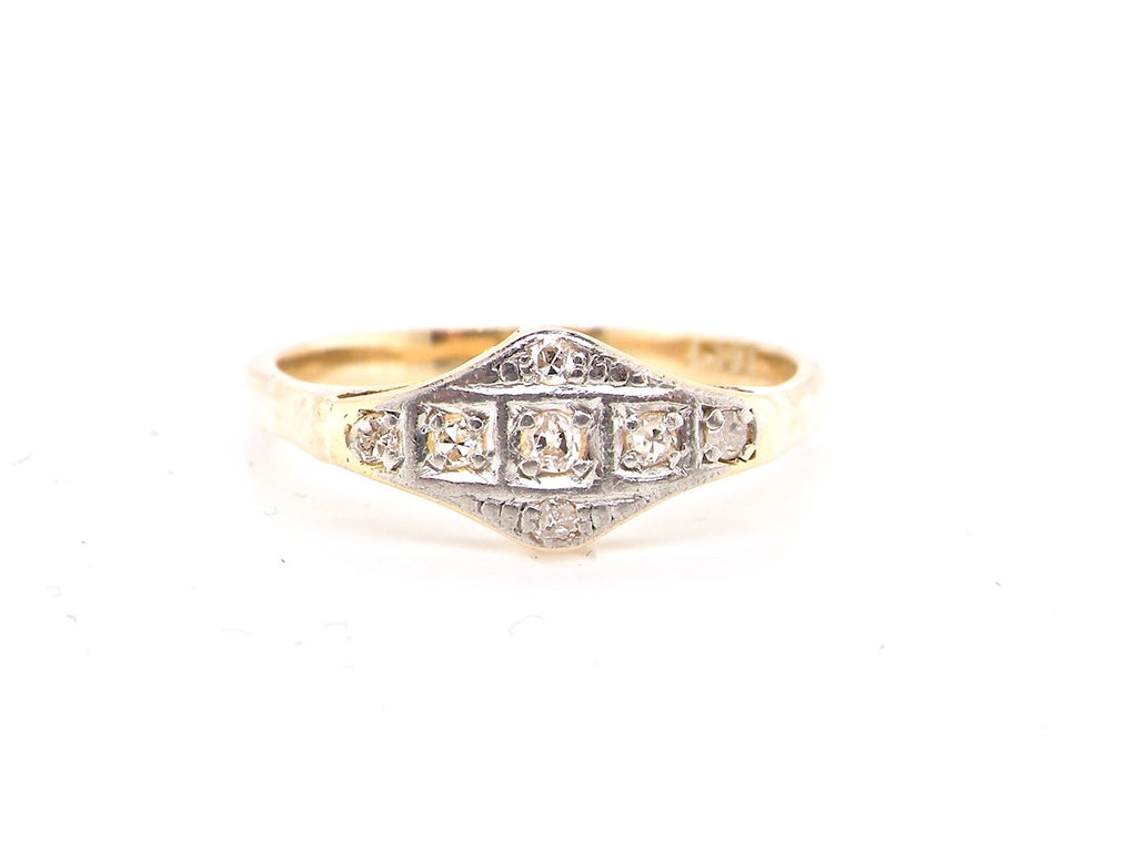 Gold Edwardian diamond ring