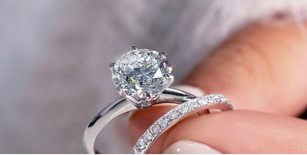 Guiding Principles for Choosing an Engagement Ring