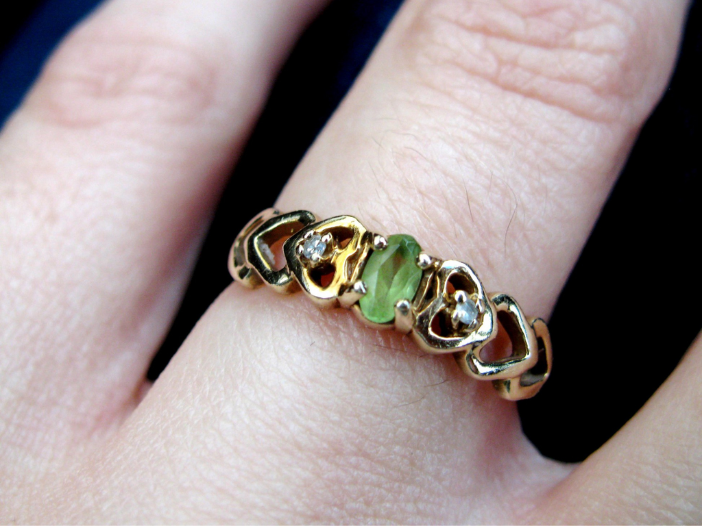 A Comprehensive Guide To Peridot Jewellery