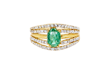 An emerald and diamond ring-SOLD