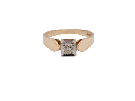 A 1970s solitaire Diamond Ring