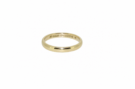 A 2mm vintage wedding band