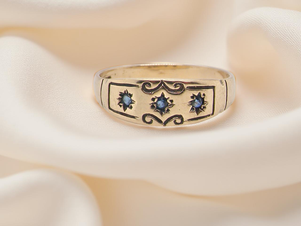  A 9 carat Gold Dress Ring with Sapphires – Victorian Style