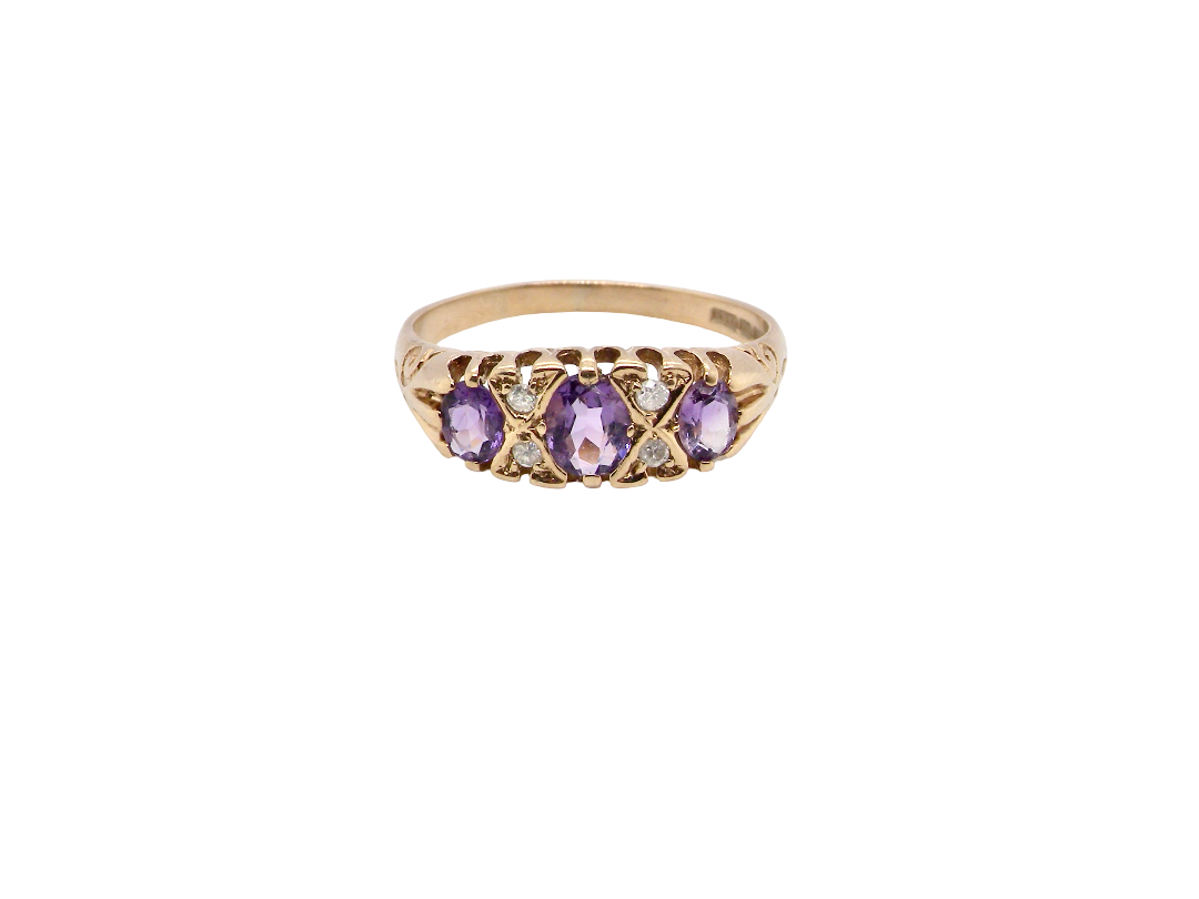 A 9 carat gold dress ring, based on a Victorian style, this reproduction faithfully copies the design from that iconic era.
