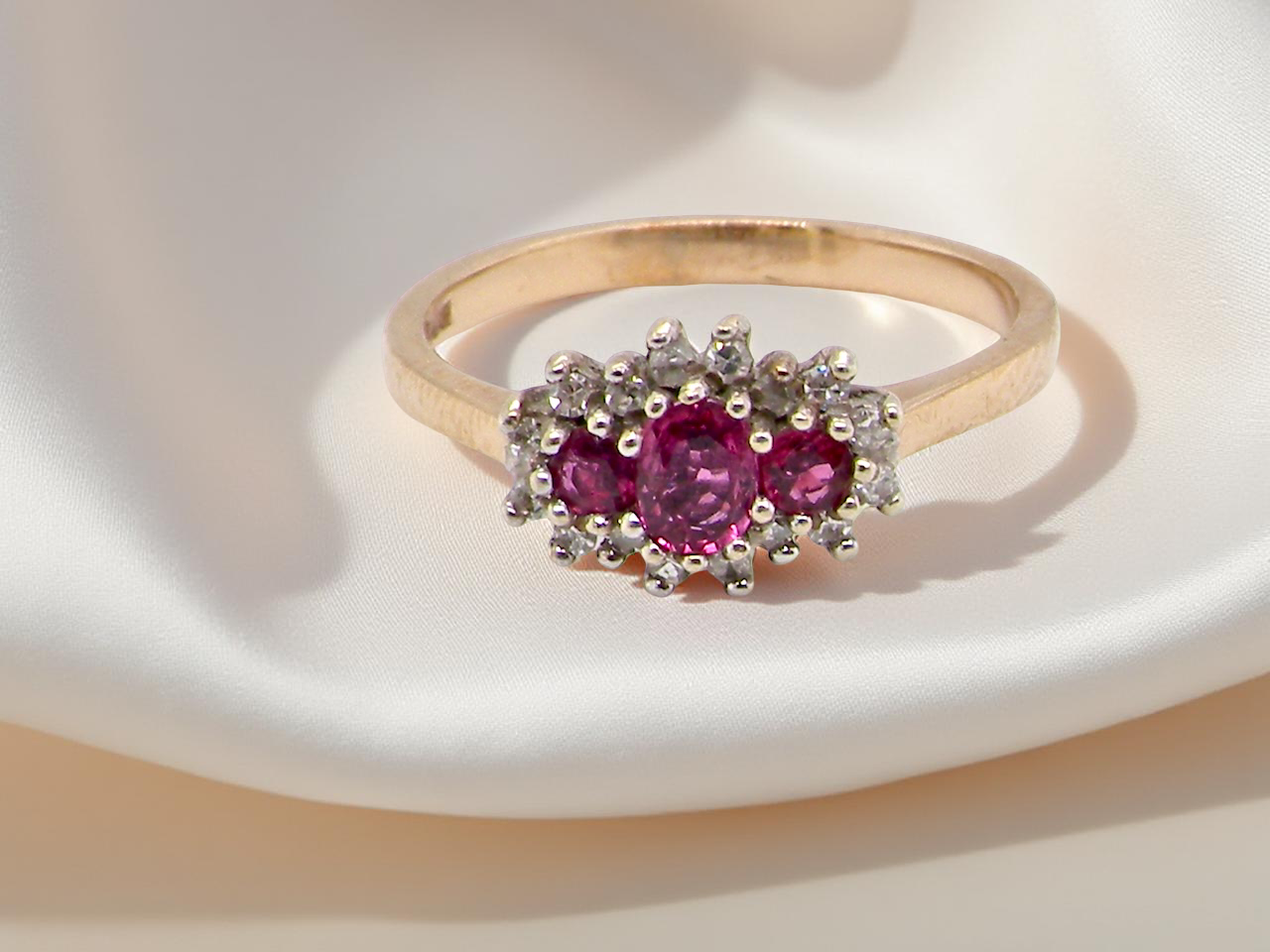 A Lovely 9 carat&nbsp; Gold Ruby and Diamond Cluster Ring&nbsp;