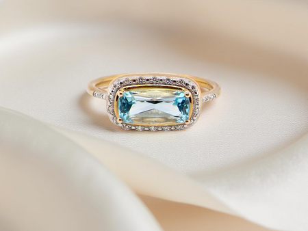 A Modern Blue Topaz &amp; Diamond Cluster Ring&nbsp;