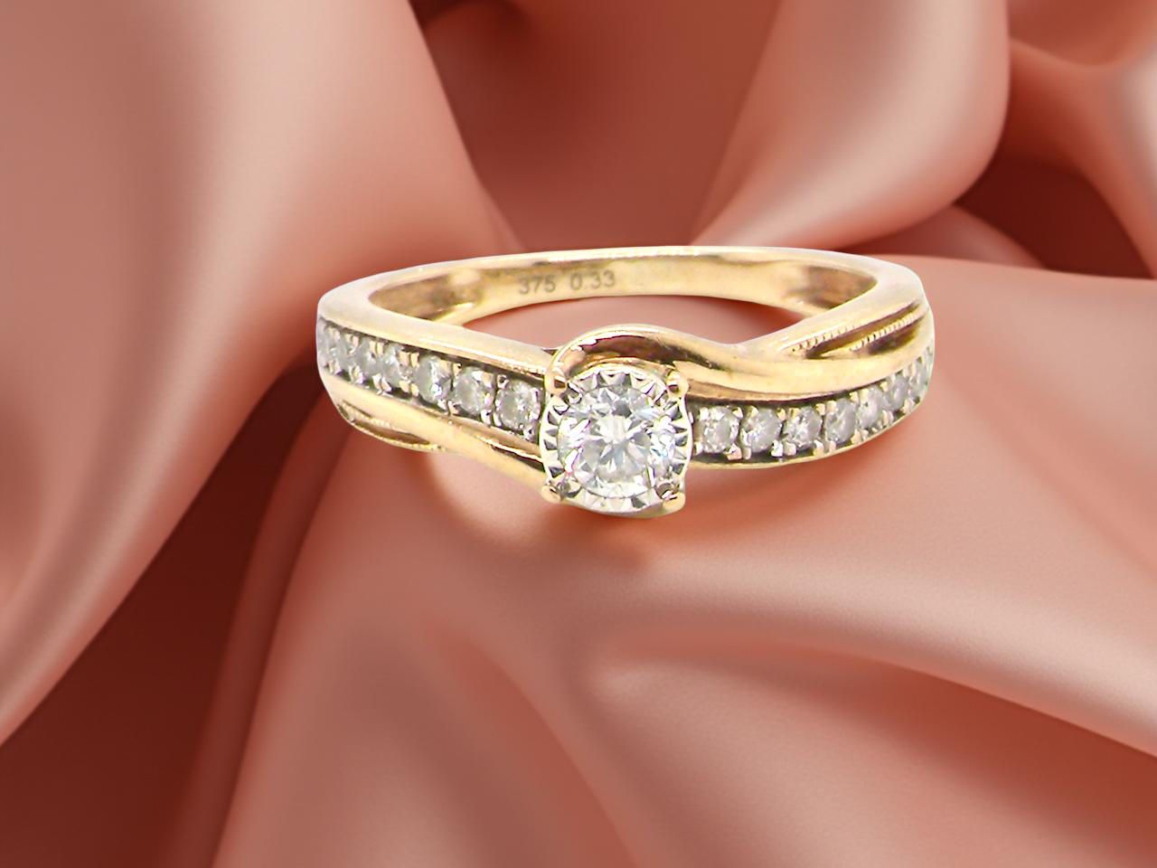 A Solitaire Diamond ring 2