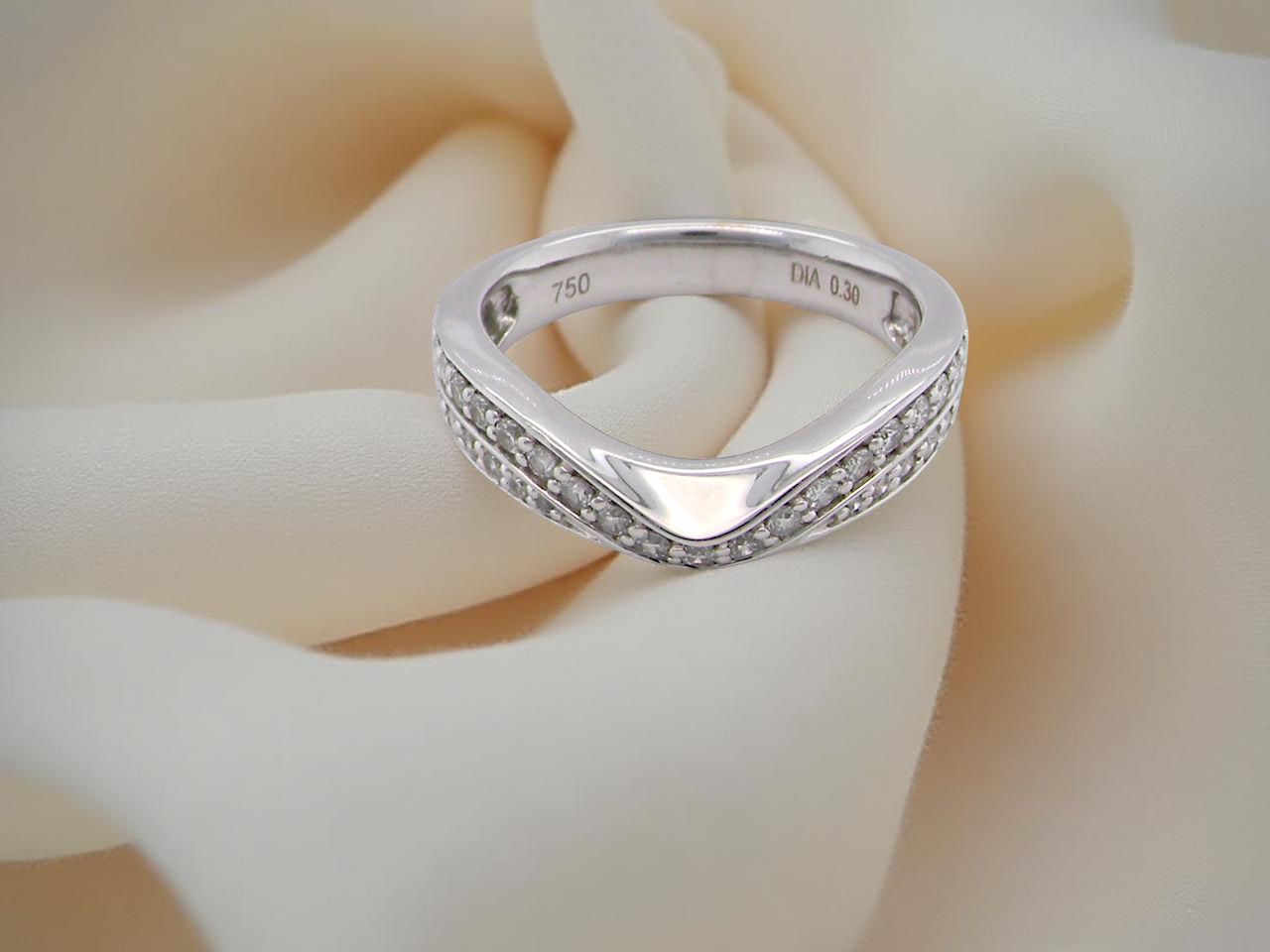 A Wishbone Diamond Half Hoop Ring – 18ct White Gold