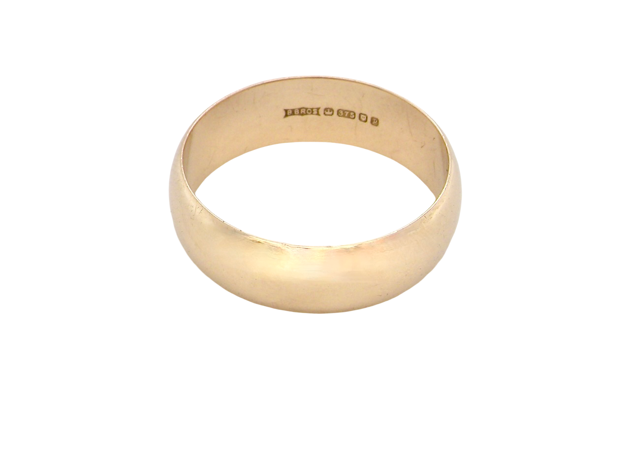 A classic plain D-shaped wedding band 