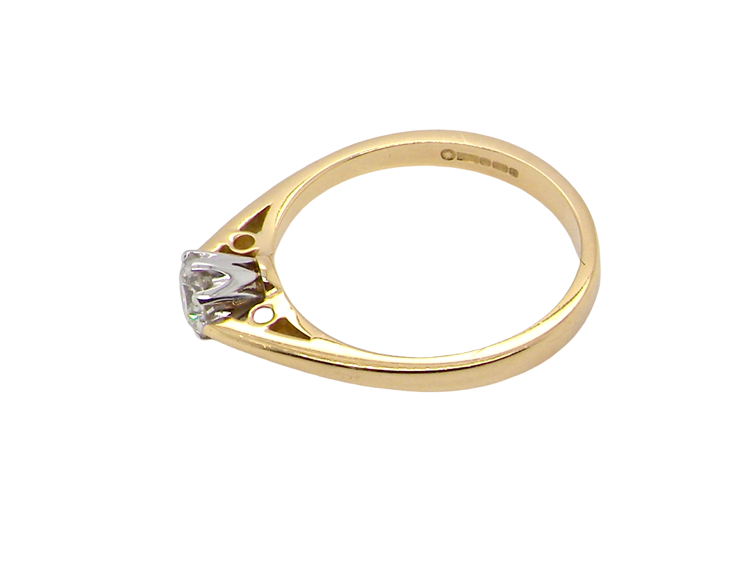 A classic solitaire ring. Features a single brilliant cut white diamond, measures 5mm (est 0.50 carats) Colour H-j, clarity Si.

Head is claw set, platinum, head 5.2mm, depth 5.4mm, weight 2.9 grams.&nbsp;
side