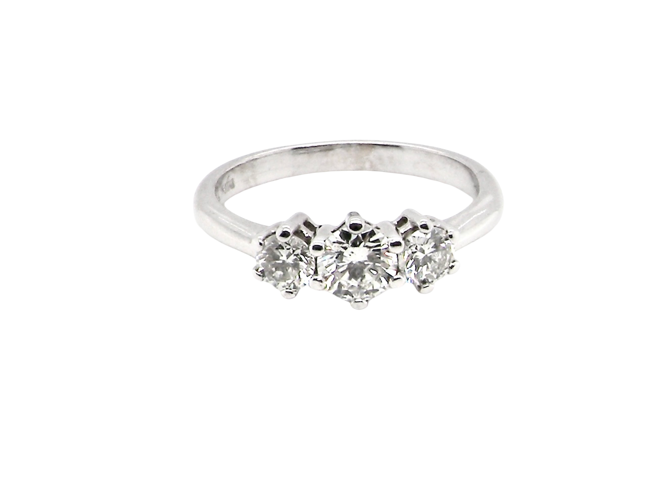 A fine Diamond Trilogy ring