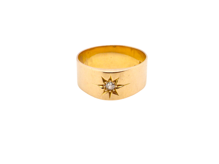 A fine and unusual early 20th-century signet-style ring, crafted in rich 18 carat yellow gold.