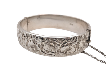 A fine silver bangle