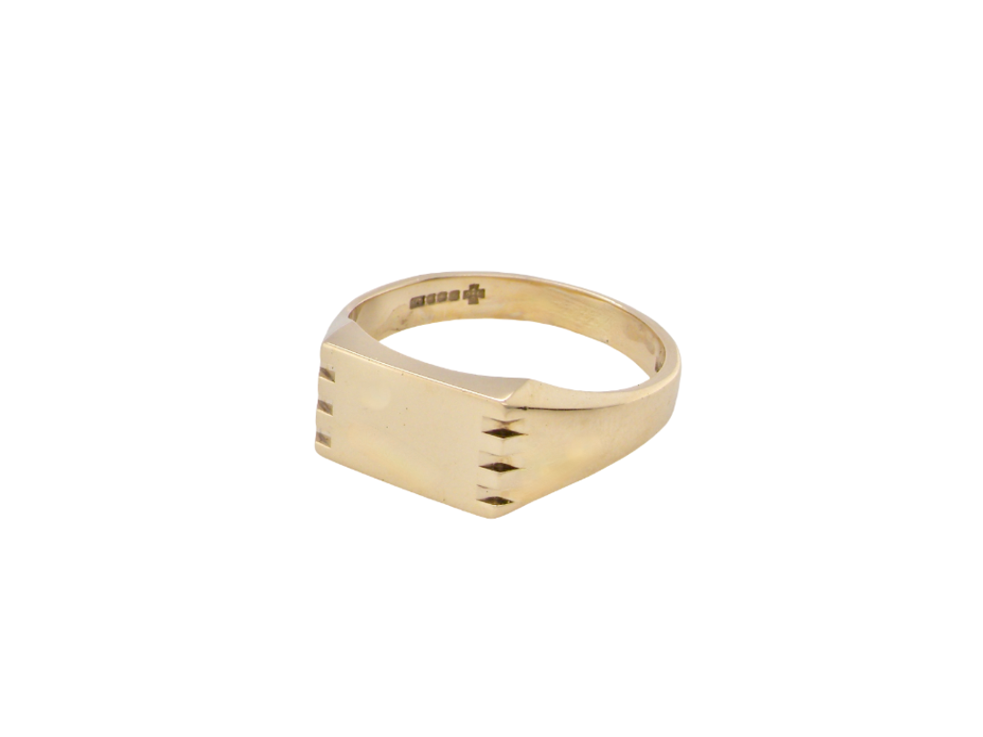 Rectangular plain signet ring