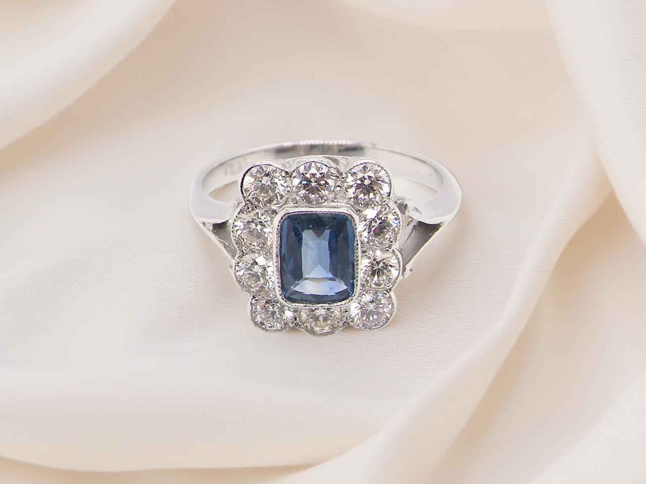 A stunning Sapphire Cluster 