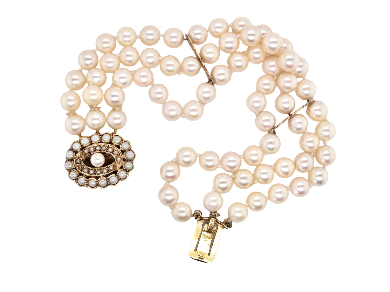 A stunning three row pearl bracelet
