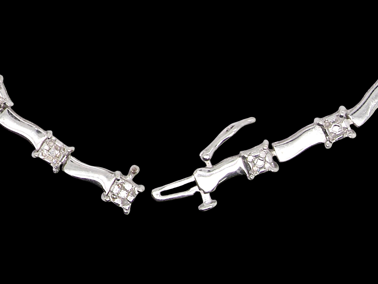 A white gold diamond bracelet