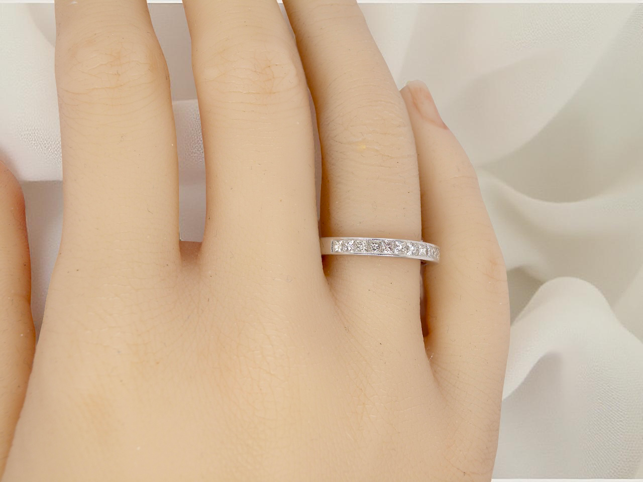 An 18 carat White Gold Diamond&nbsp; Eternity Ring