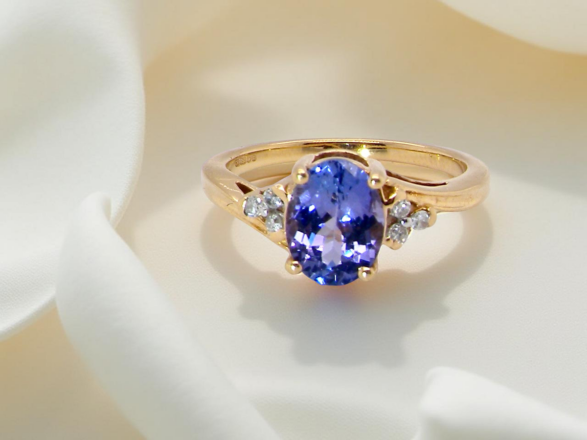 A Tanzanite and Diamond gem ring-SOLD OUT – Vintage Tom