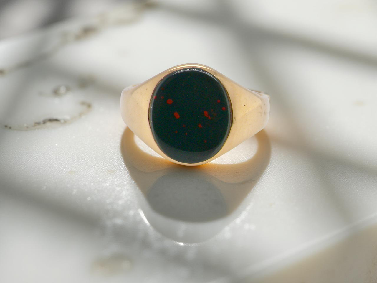 An 18 carat gold Bloodstone Signet 