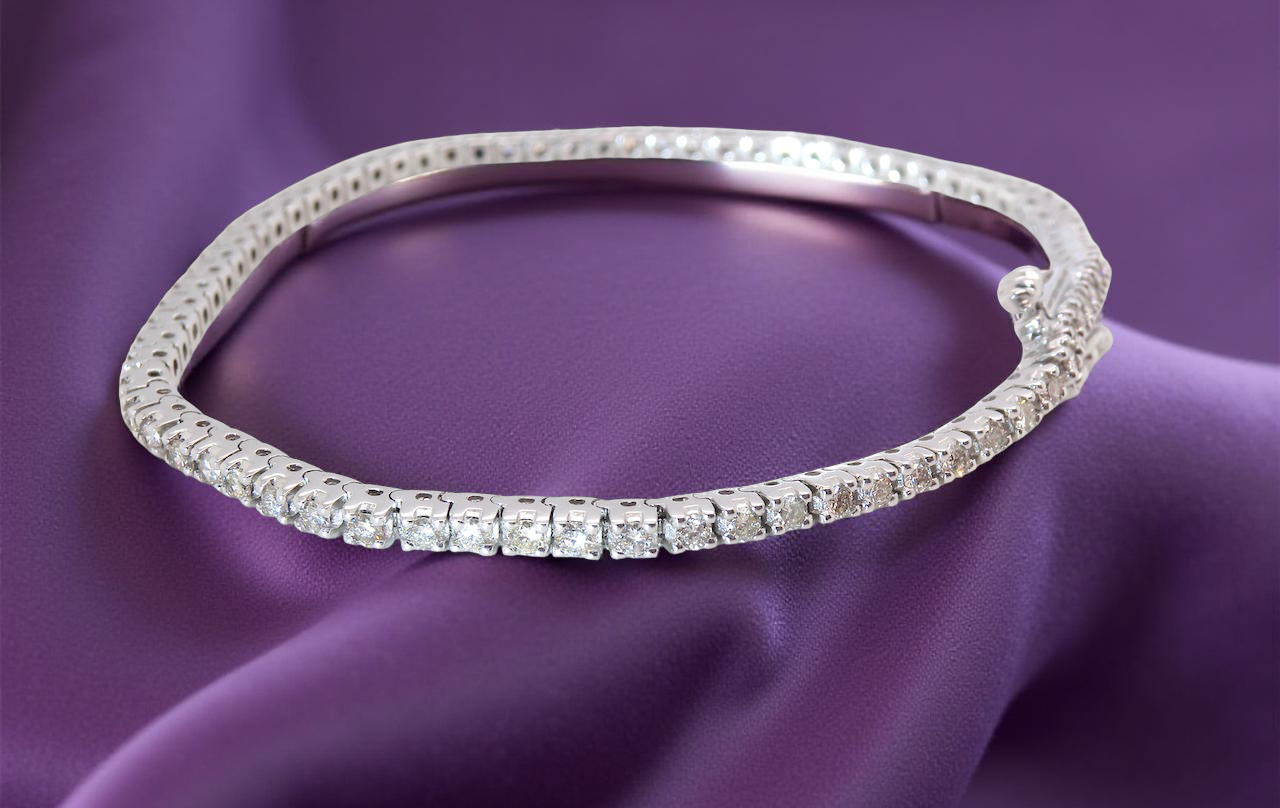 An Ever-Popular Classic: Diamond Line Bracelet B