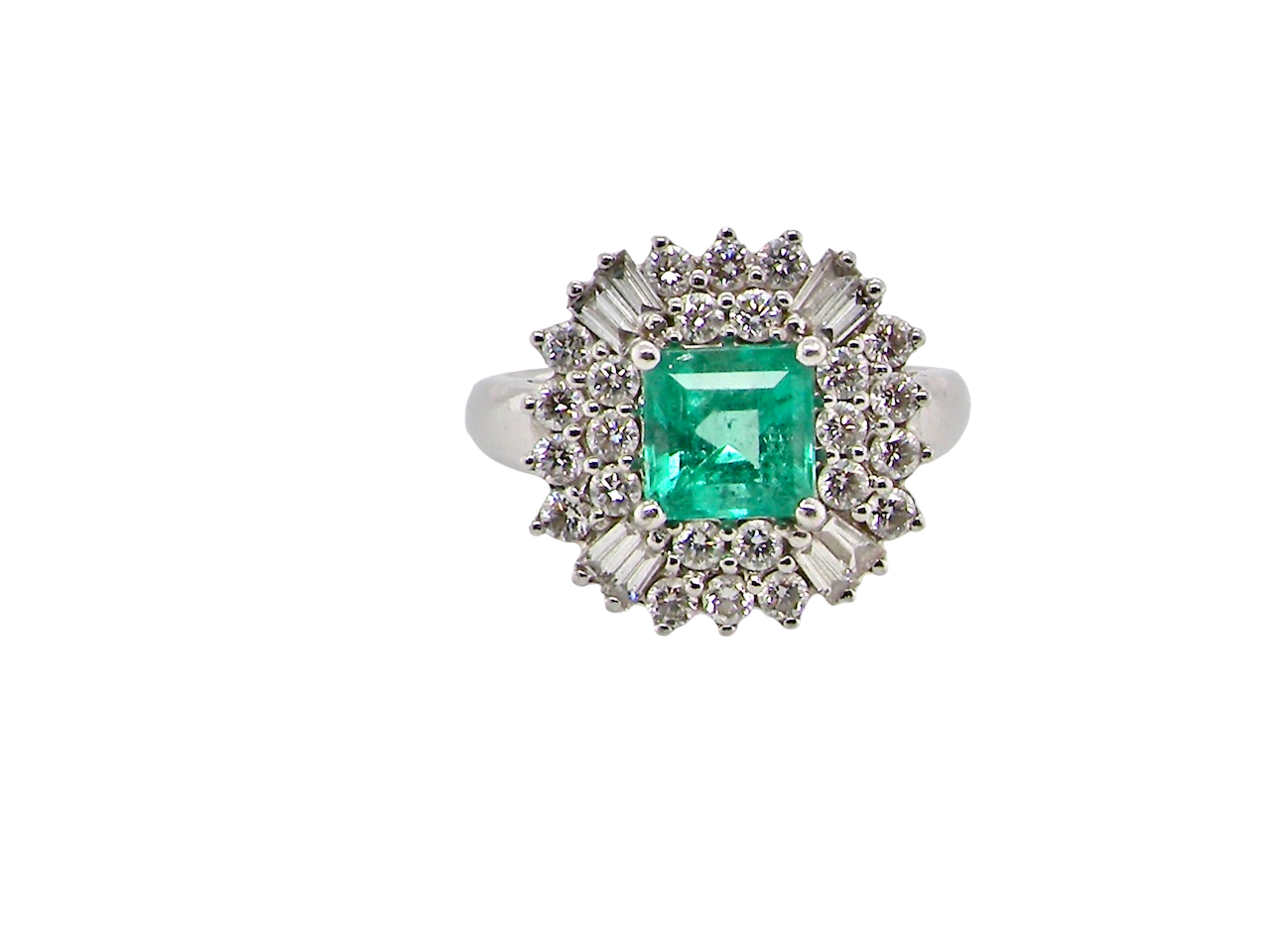 An exceptional Emerald and Diamond cluster ring