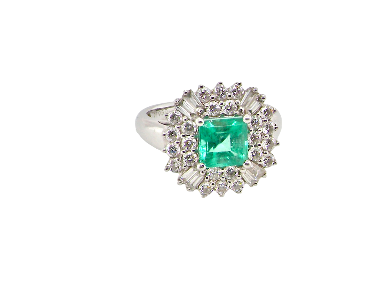 An exceptional Emerald and Diamond cluster ring