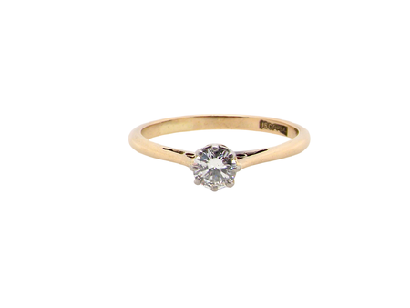 An iconic solitaire Diamond Ring