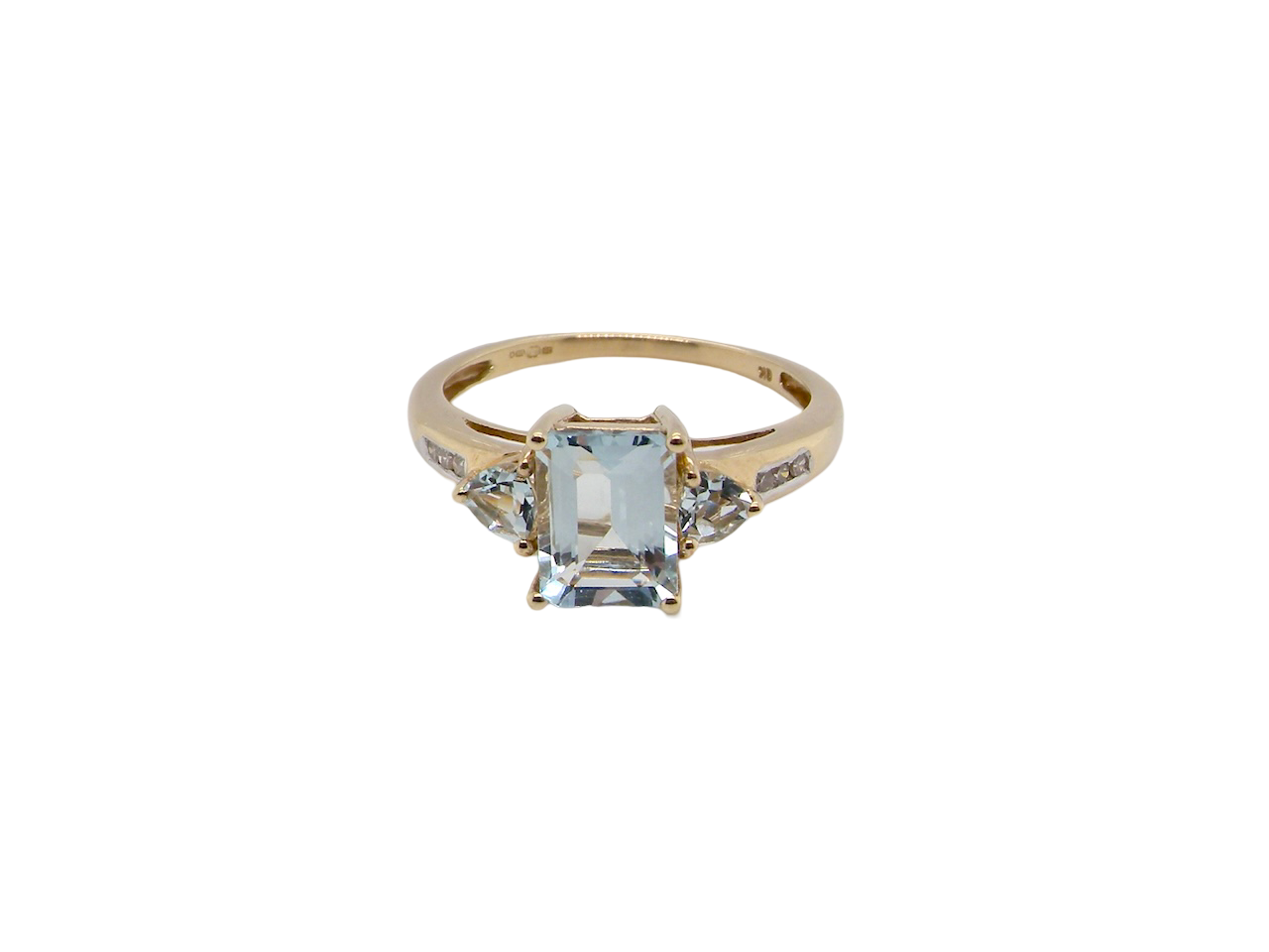 An impressive Aquamarine and diamond ring