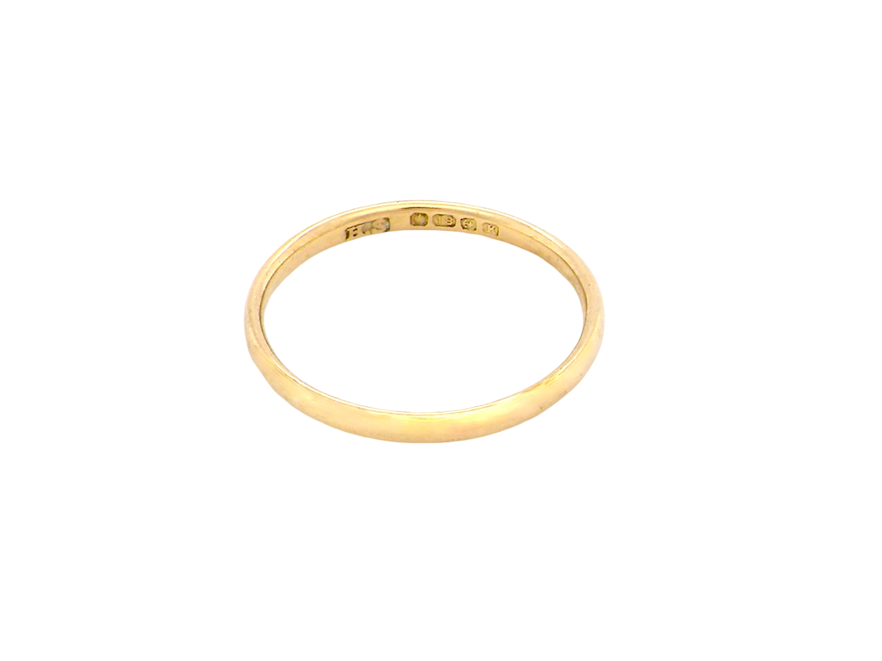 As a wedding ring one cannot be more traditional than the simple D shaped profile 