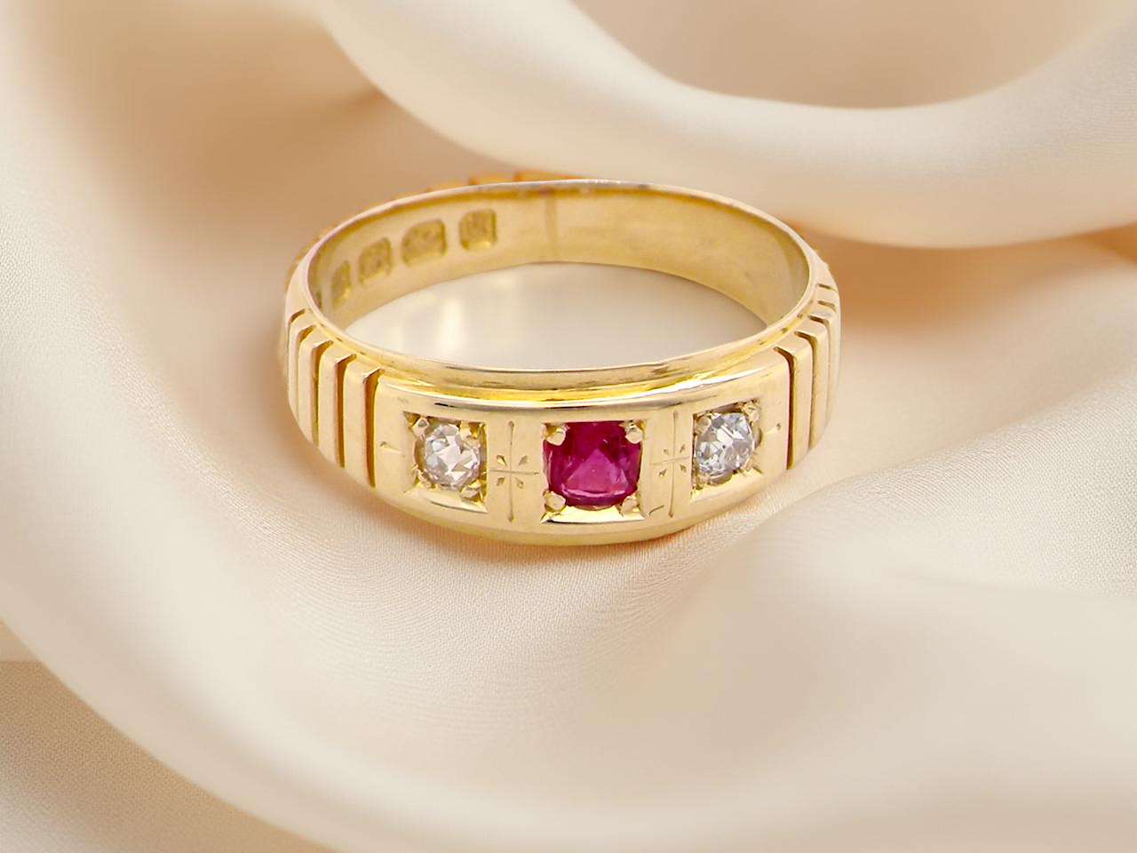  Birmingham in 1881, this charming Victorian ring A