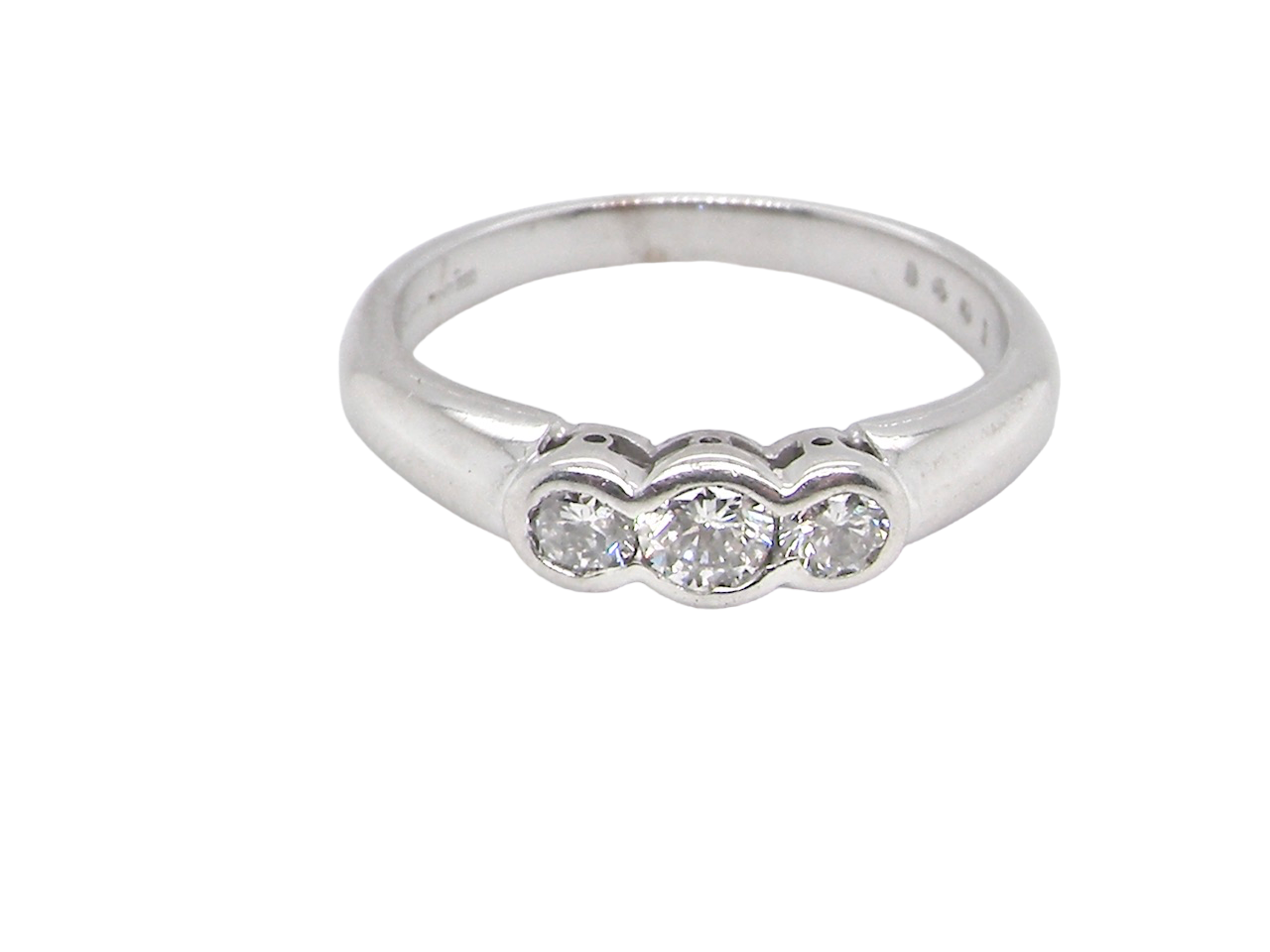 three stone diamond ring