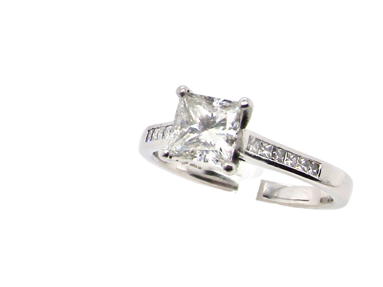 solitaire diamond ring