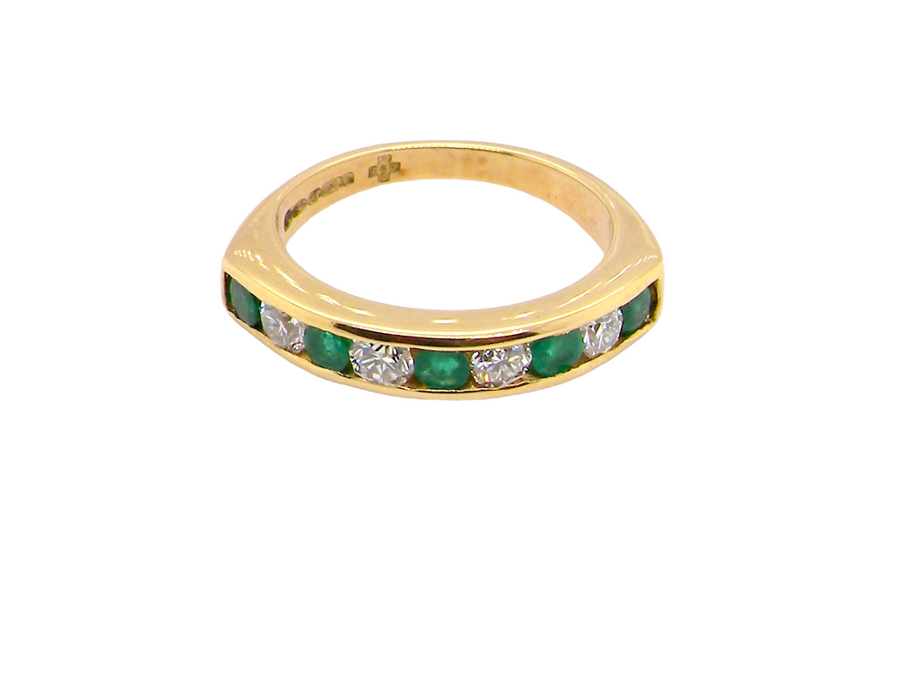 emerald and diamond  ring