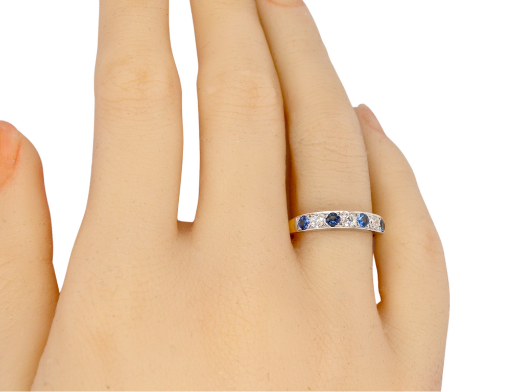 diamond and sapphire  ring
