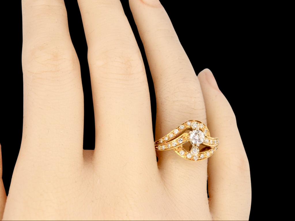 An 18 carat diamond set ring