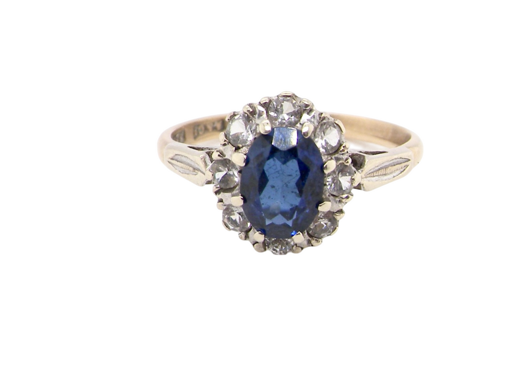A synthetic sapphire cluster ring